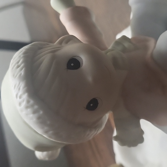 Vintage 1996 Porcelain Figurine Precious Moments by Enesco - Angels on Earth - Picture 2 of 7